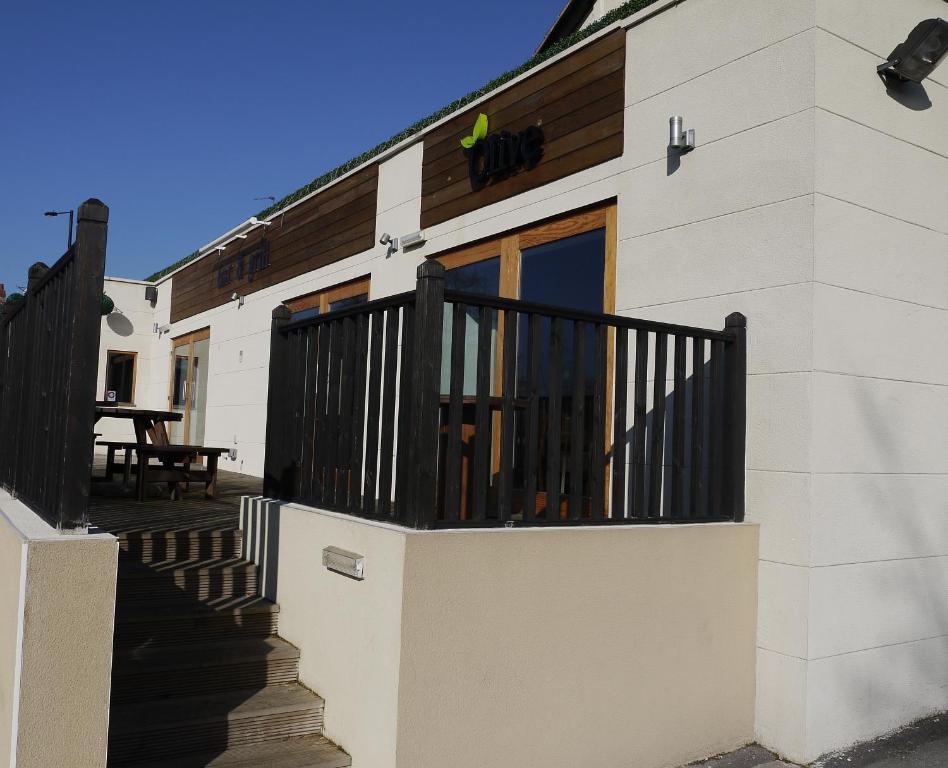 The Lodge Barnby Dun Exterior photo