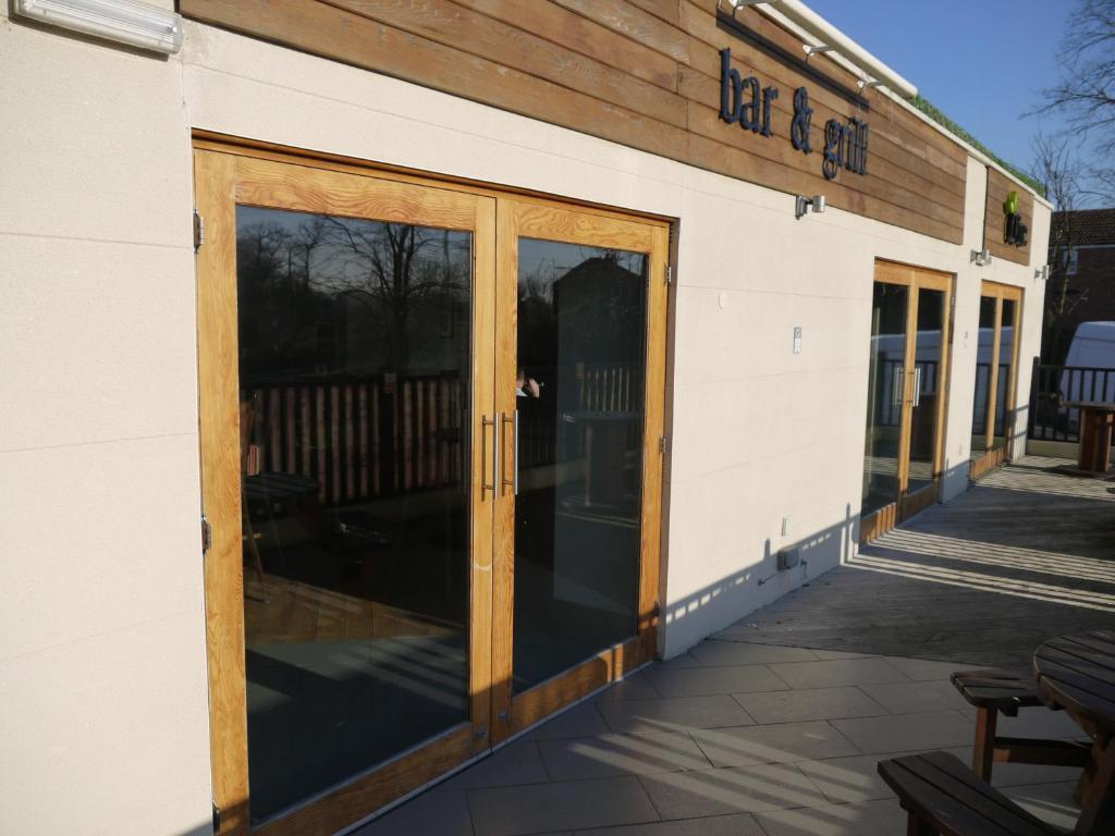 The Lodge Barnby Dun Exterior photo